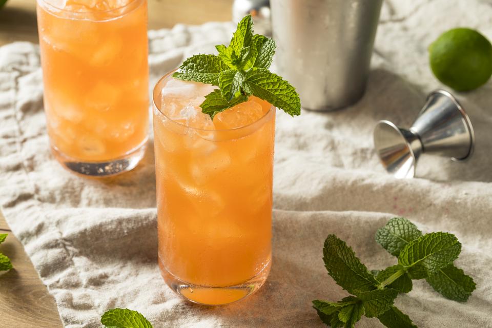 Get To Know These 5 Classic Tiki Cocktails And How To Make Them