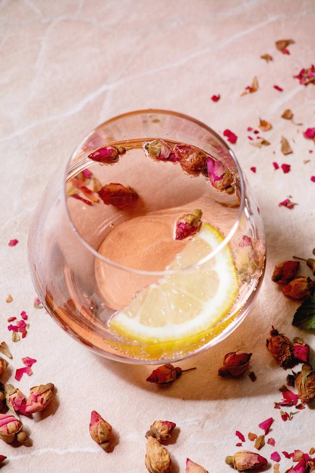 peach rose gin infusion