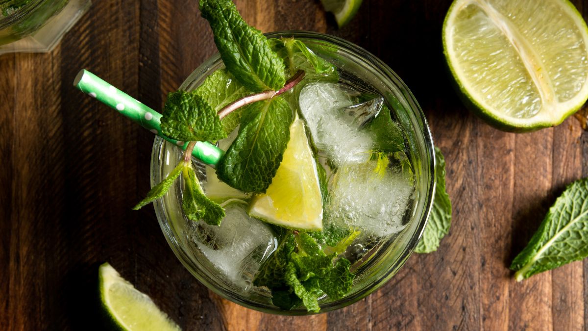 5 Classic Herb And Vodka Cocktail Recipes