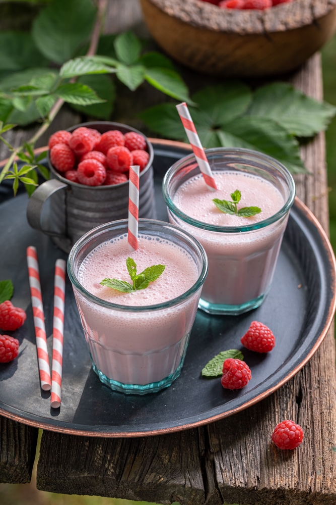 berry yoghurt cocktail