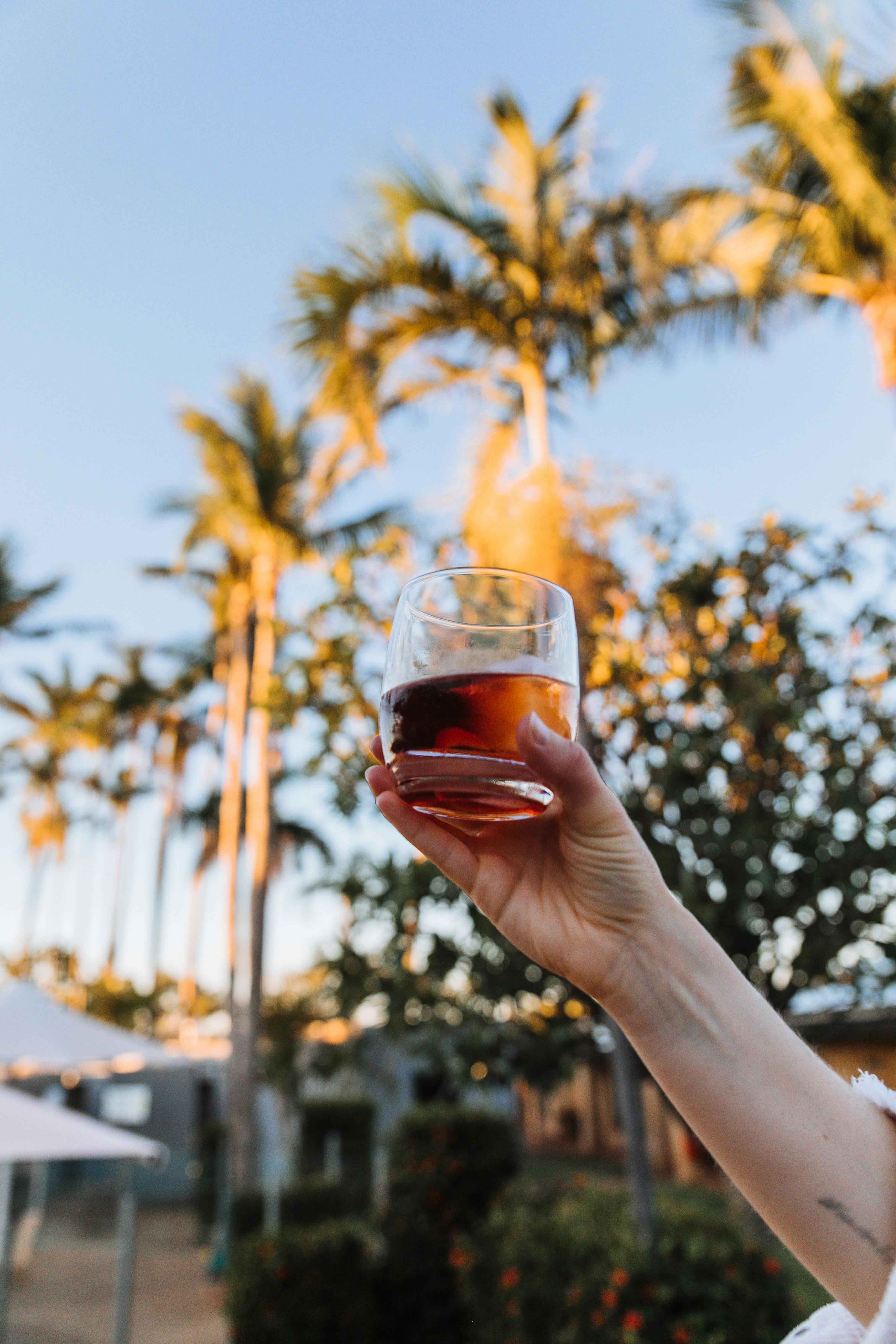 Sangria and Sunshine: How to Create the Perfect Outdoor Cocktail Fun