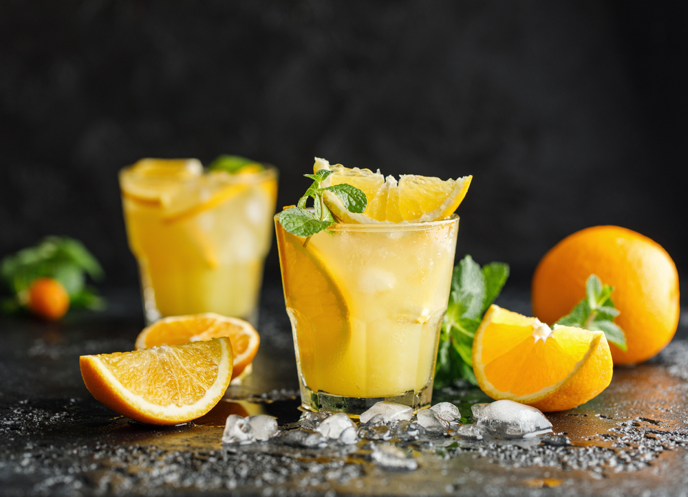 screwdriver cocktail vodka with oranges