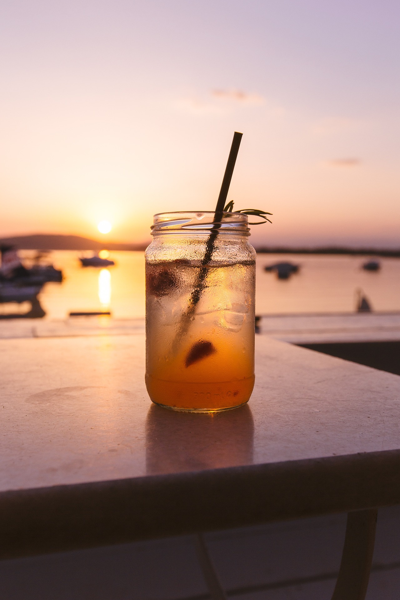 sundowner cocktail sunset