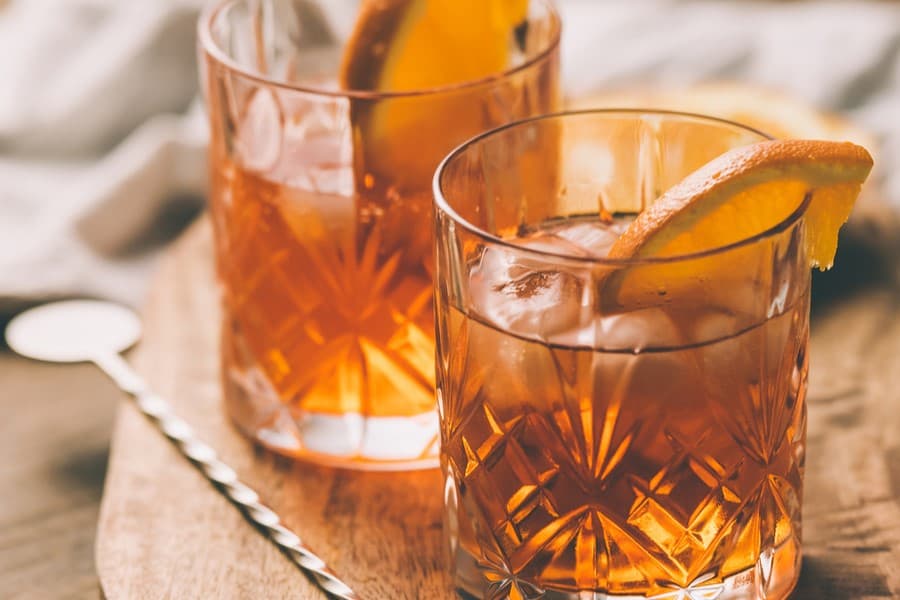 10 Scotch Whisky Cocktails Cover 