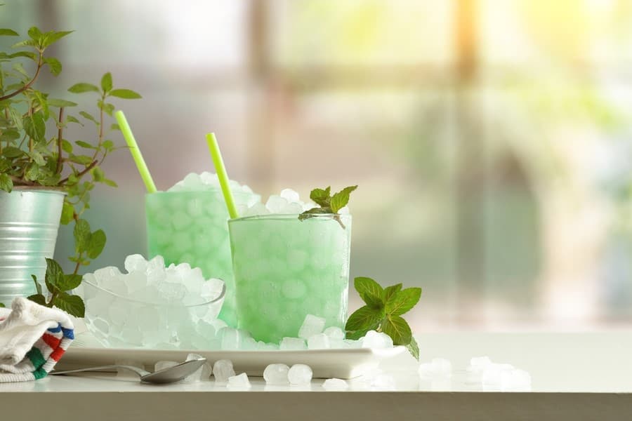 Slushie Cocktail Recipes To Try Cover 
