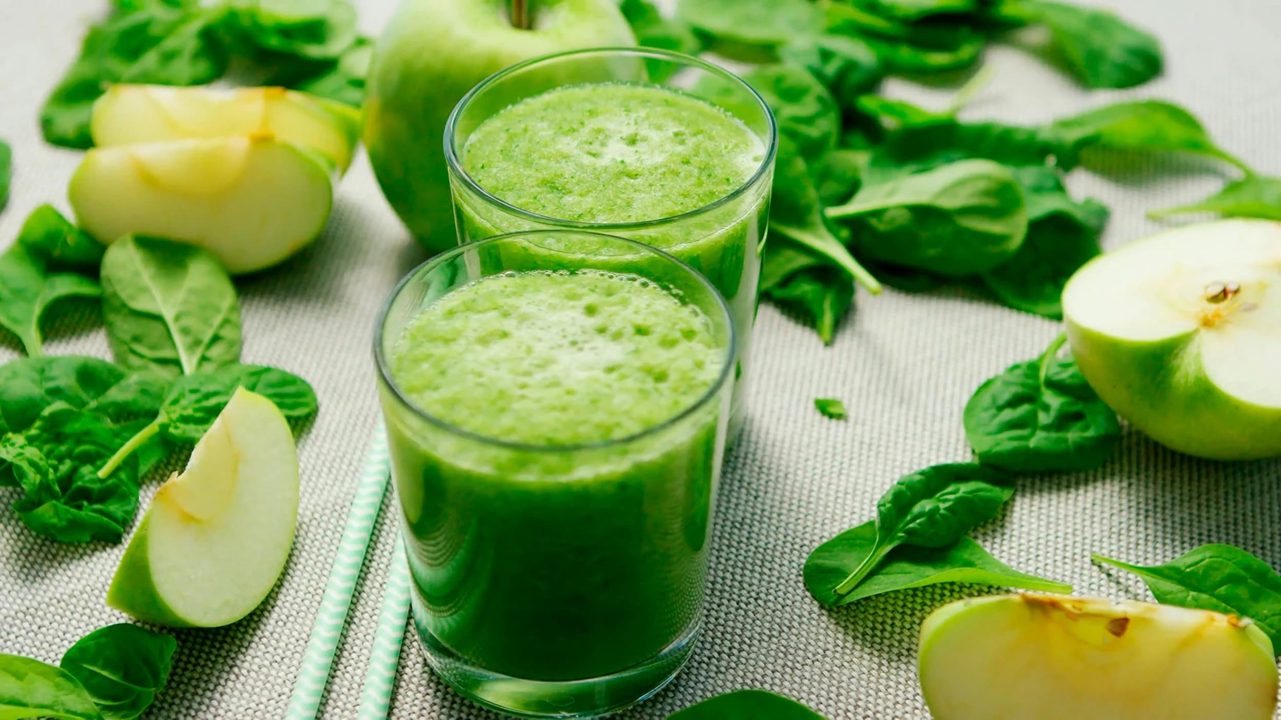 basil and apple drink 
