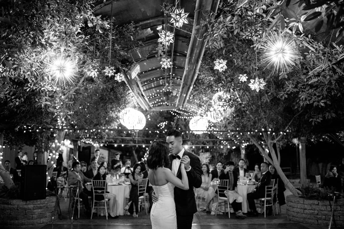 Expert tips to plan the barn wedding of your dreams 