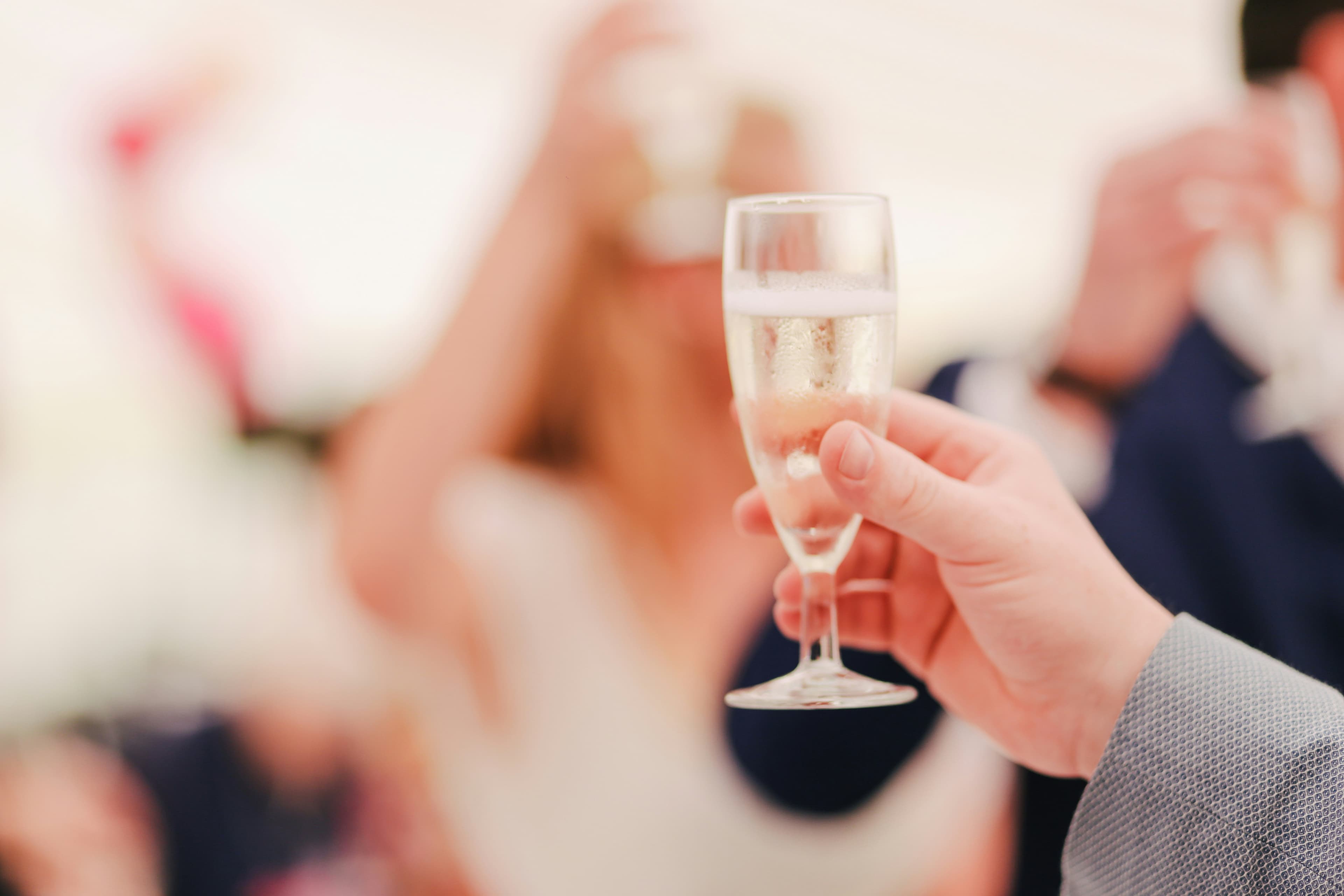 Five Ways To Choose Glassware Apropos Wedding Cocktails 