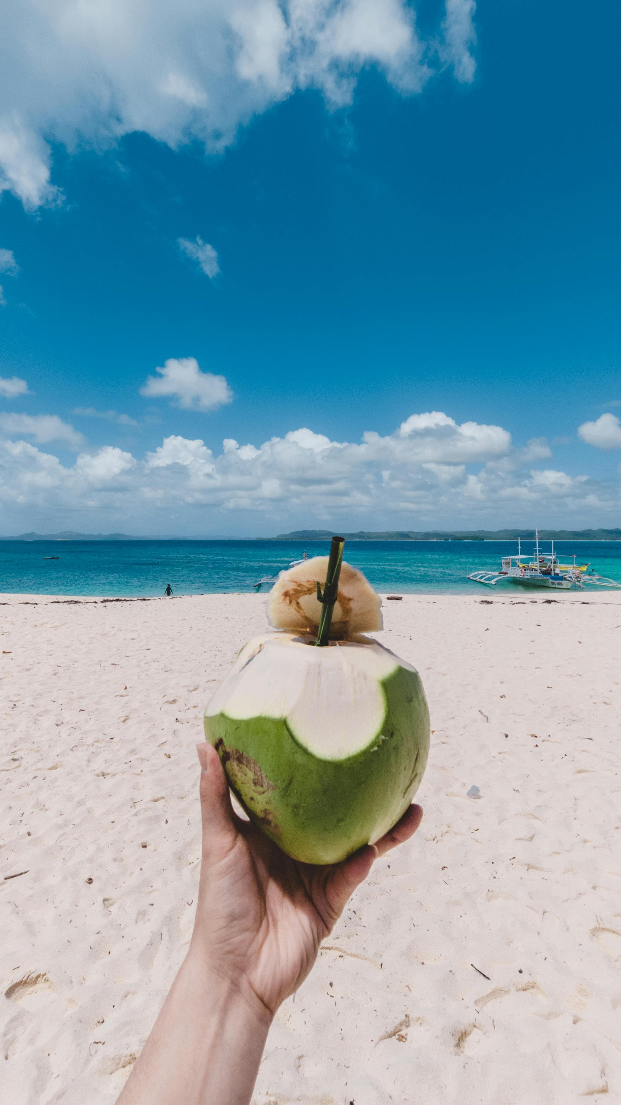 From Bar to Beach: Why Coconut Water is the Perfect Mixer for Tropical Cocktails 