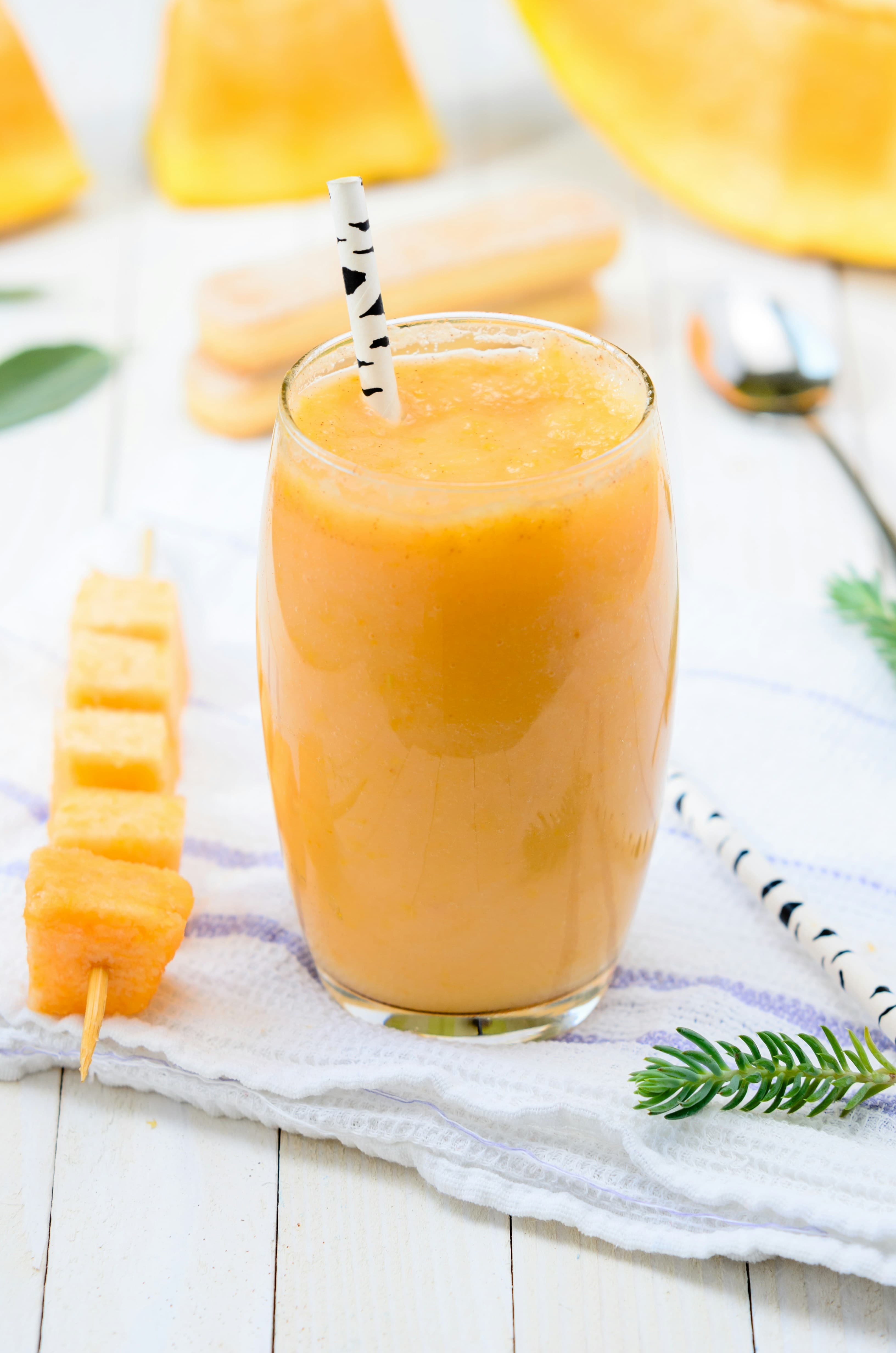Melon Mania: Refreshing, Iced Cantaloupe And Vodka Spritz For Summer Pool Parties