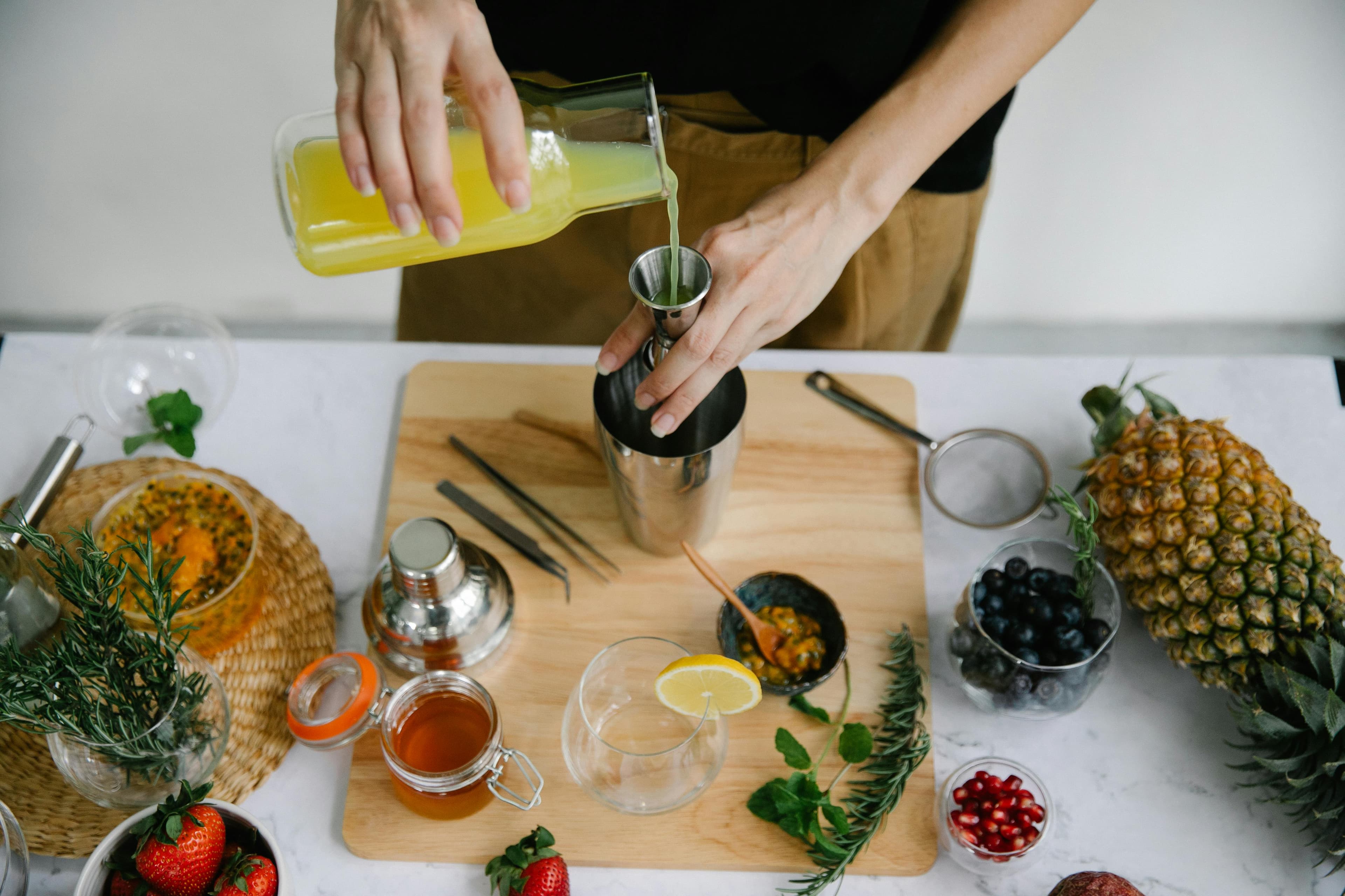 We Mixed Desi And Cuban Drinking Flavour With This Pineapple Jaggery Mojito Recipe! 