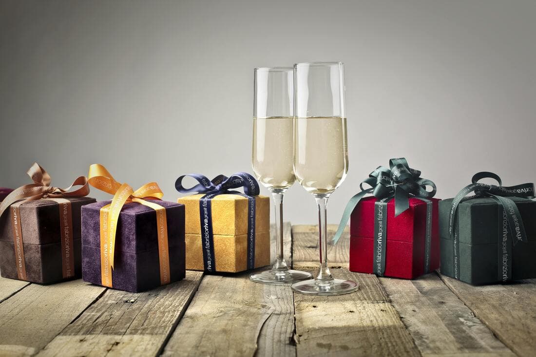 5 Festive Gift Box Ideas That Utilise Both Cocktail And Mocktail Pairings