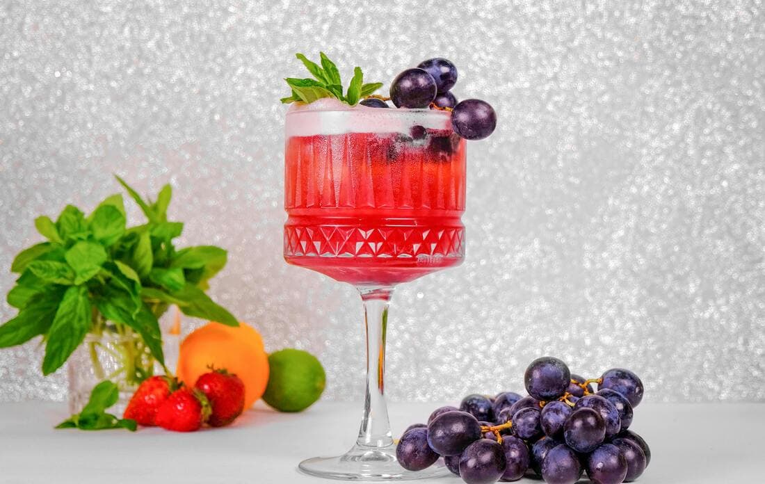 Grapes in Fall Cocktails: 5 Tips for Adding Juicy Flavour to Your Seasonal Drinks