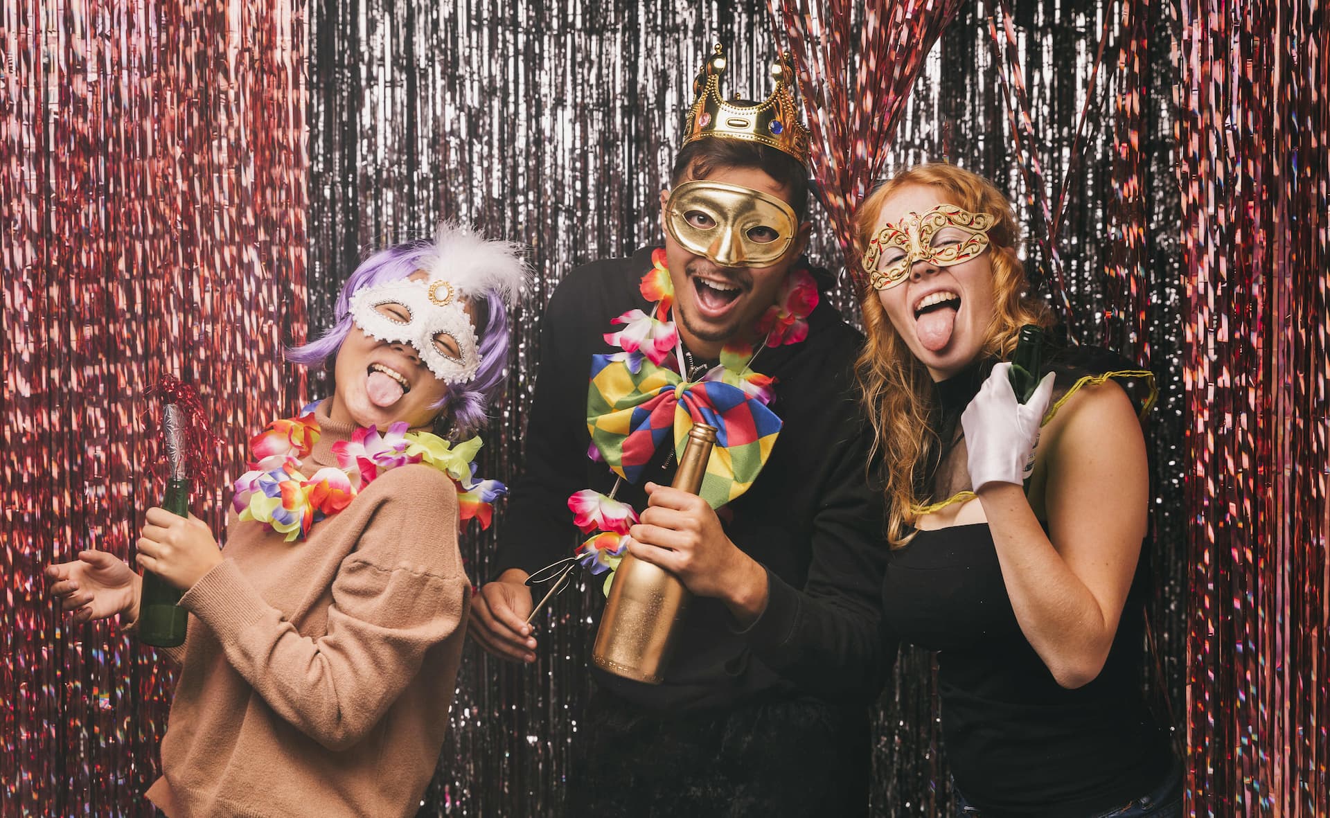 A photo booth at your sundowner will keep things interesting