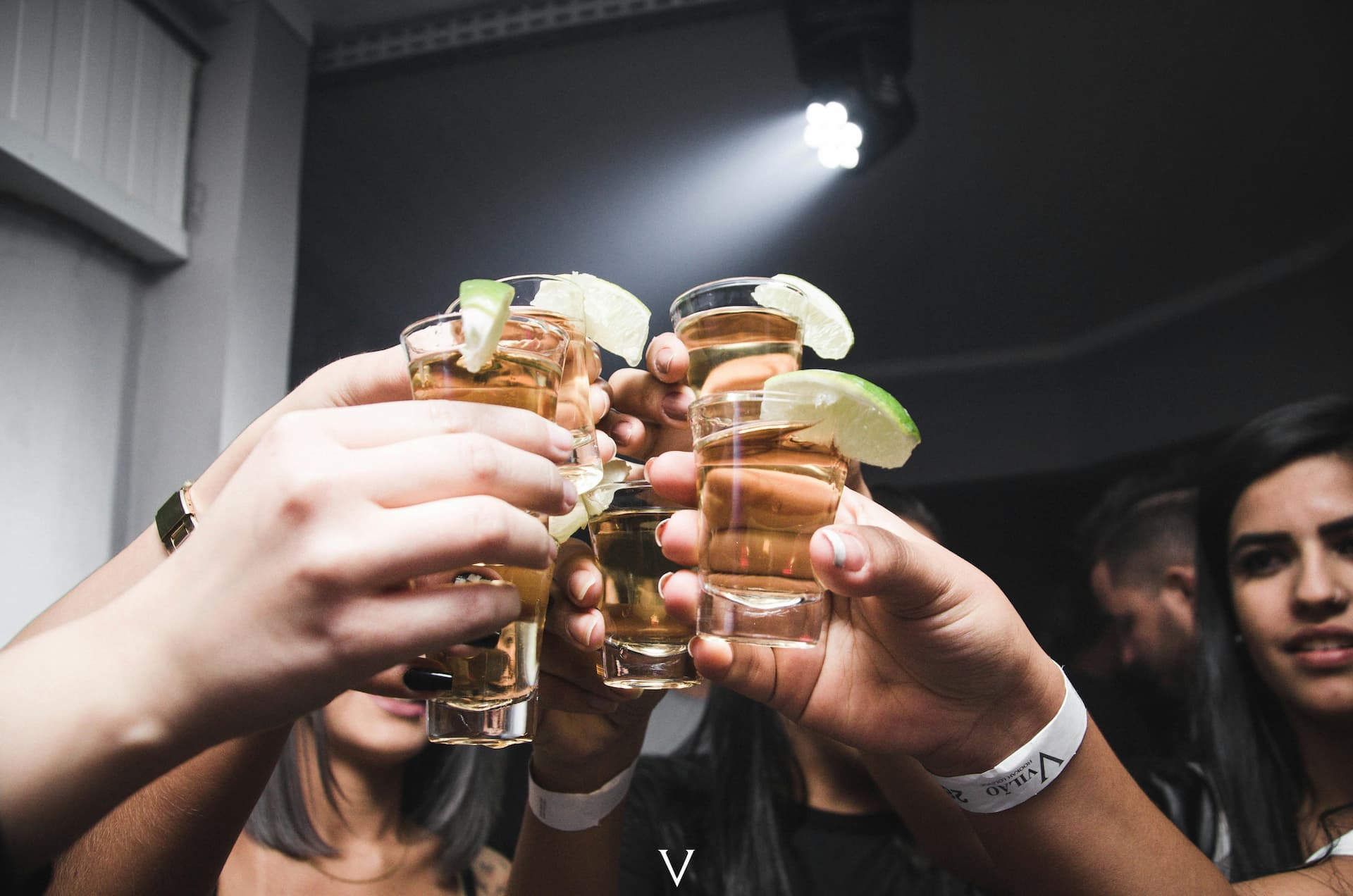 Nightlife Etiquette 101: Here Are The Dos and Don'ts for a Great Night Out!