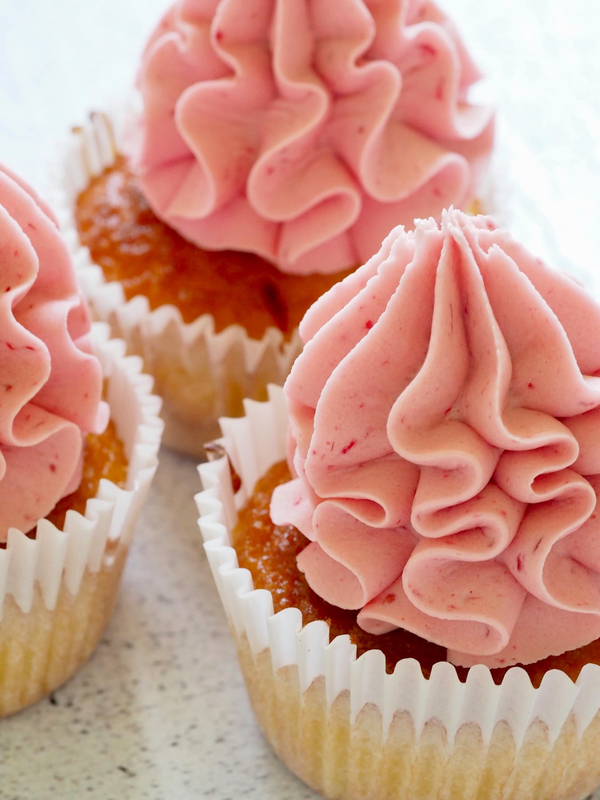 4 Champagne Cupcakes That Serve As Bubbly Treats for Sweet Celebrations