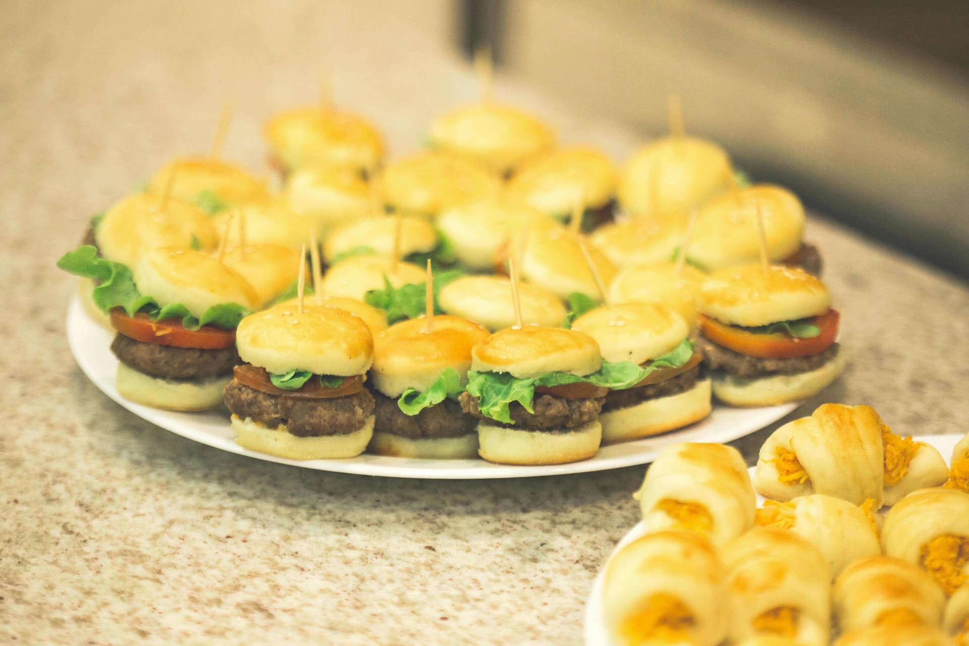Finger Food Fun: Gourmet Sliders and Craft Cocktails That Sync in Perfect Harmony