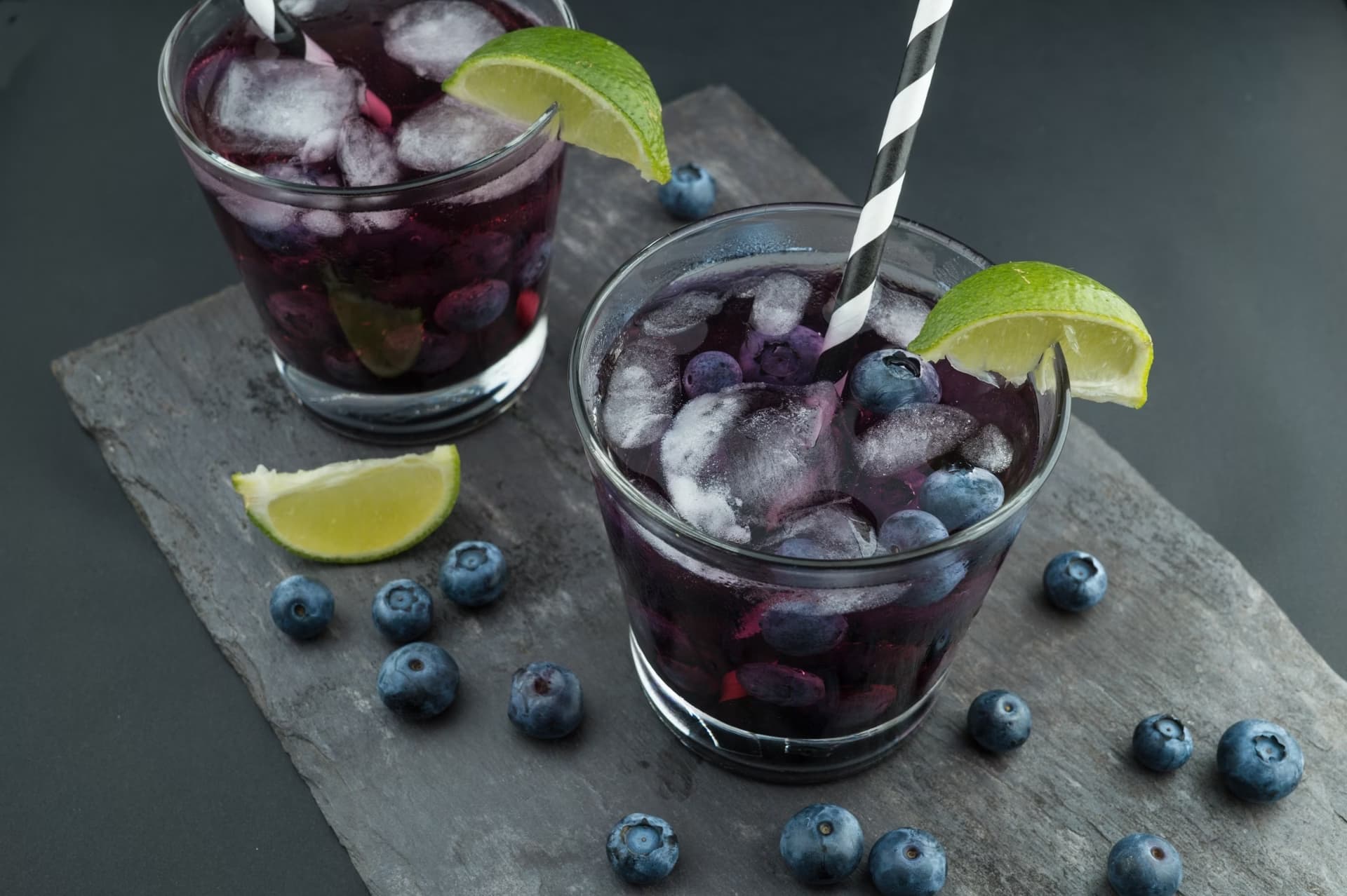 blueberry whisky smash with antiquity blue