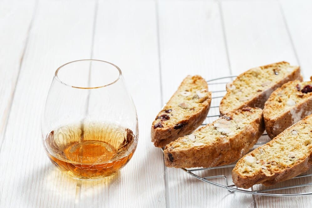 Learn How To Pair A Delightful Scottish Duo of Scotch Whisky With Shortbread