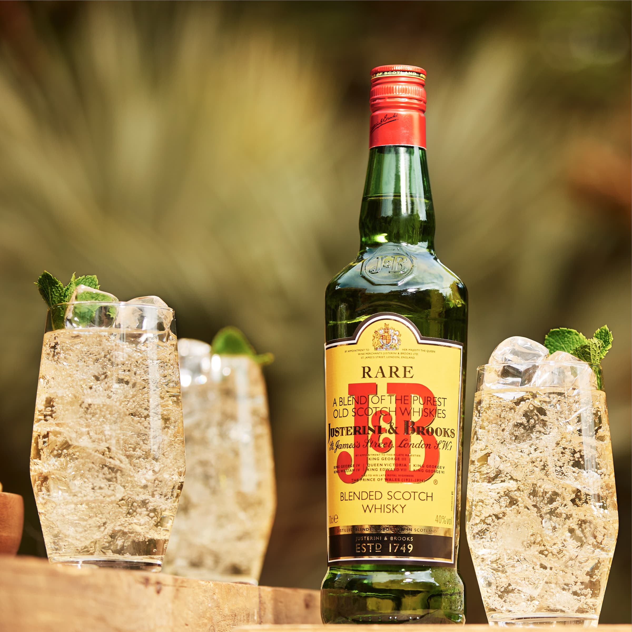  J&amp;amp;B Rare Blended Scotch Whisky - Serve Lemonade