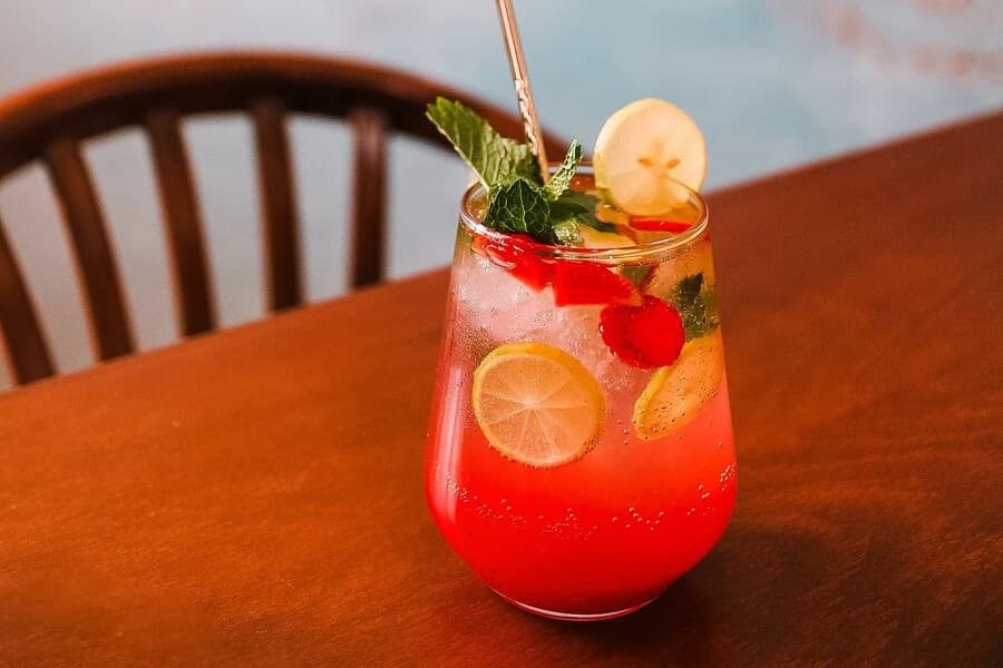 Smirnoff Strawberry Smash Cocktail
