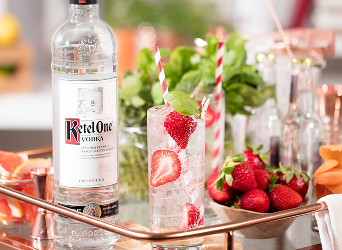  Summer is the season of sipping on freshly mixed strawberry cocktails.