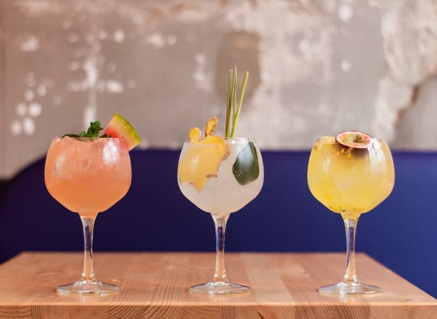 5 Easy &amp;amp; Delectable Gin Cocktails To Impress Your Guests 