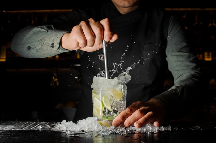 The Art Of Flair Bartending Techniques And Entertainment 