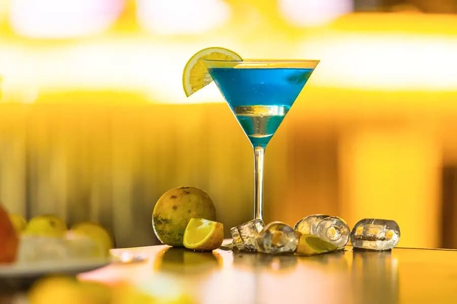 Easy Cocktail Recipes To Save The Day Cover 
