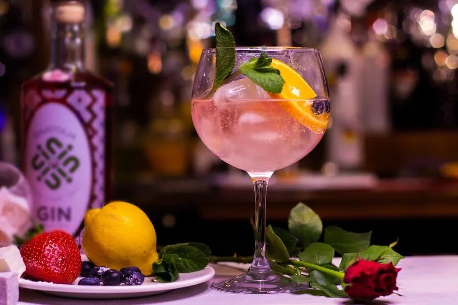 Sundowner Cocktail Recipes That You Need To Try Now Cover 