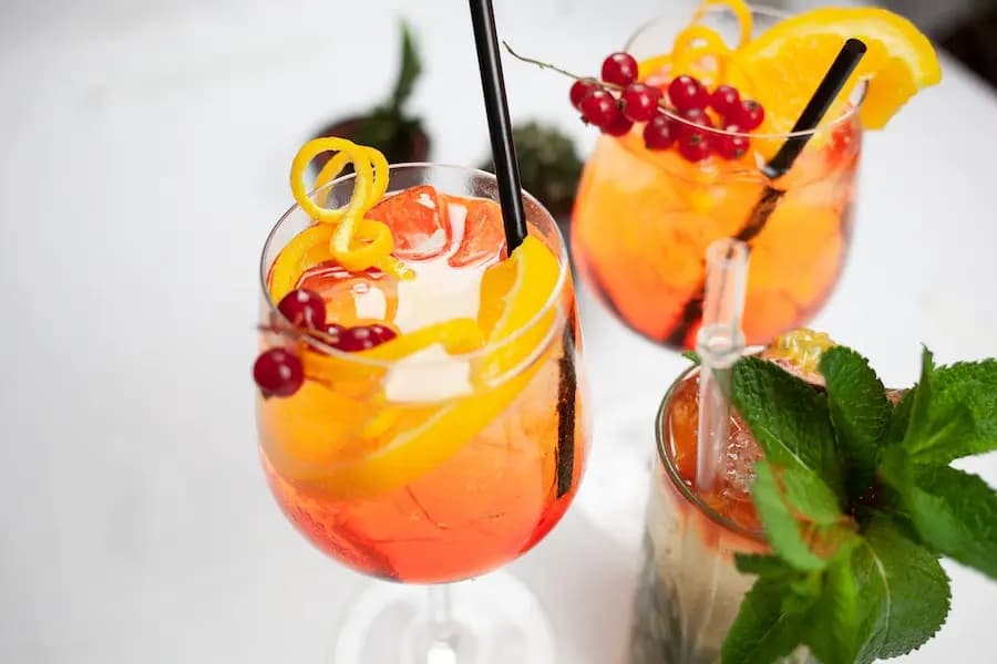 3 Easy Mocktail Recipes Cover 