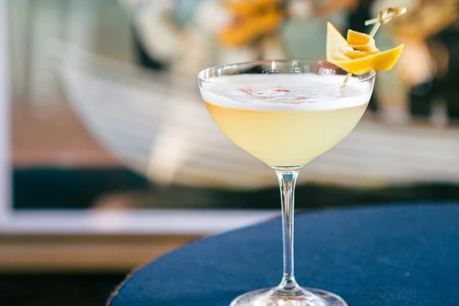 5 Martini Cocktail Recipes Cover 