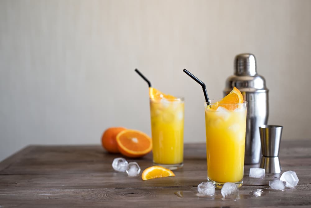 screwdriver cocktail vodka with orange 