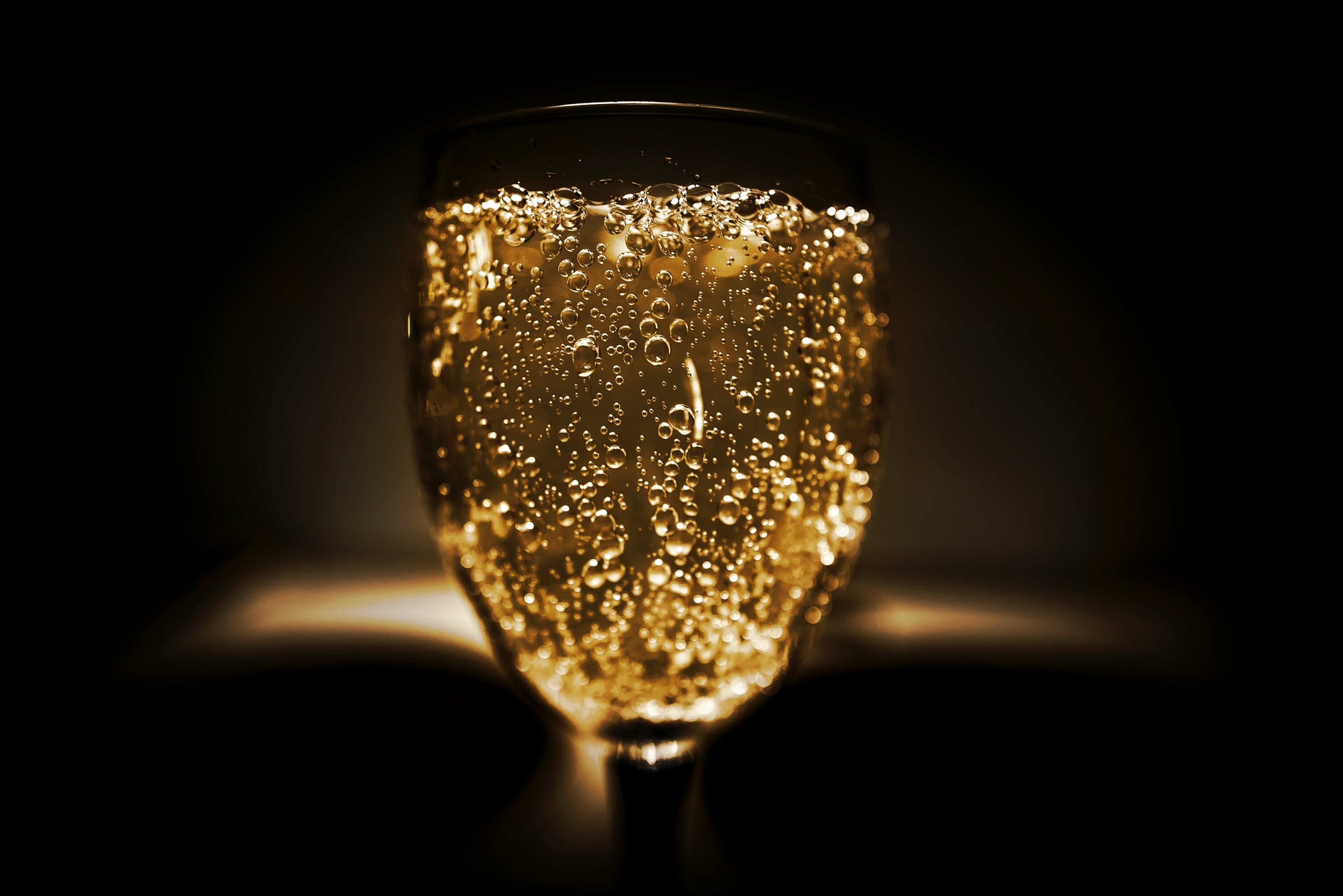 Unusual Ingredients In Cocktails: Edible Gold 