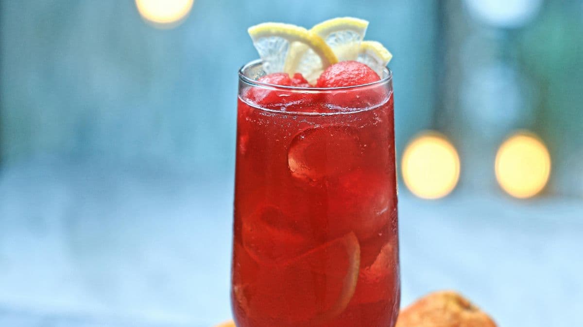 Black And White Ginger Ale Cocktails