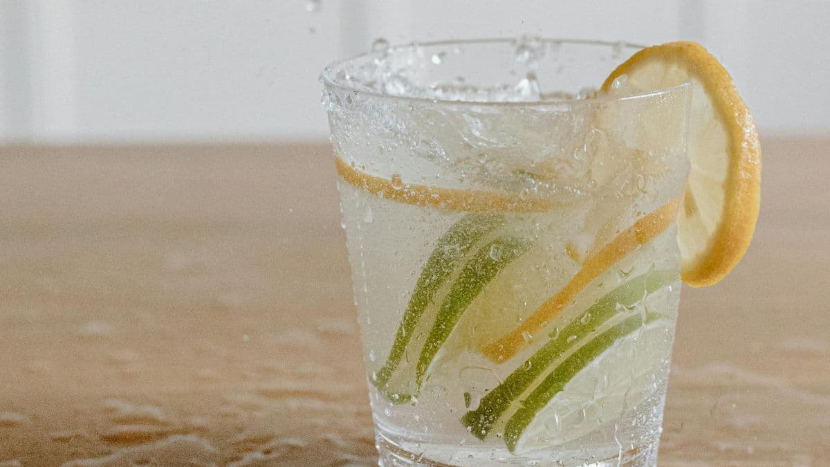 Black And White Ginger Ale Cocktails