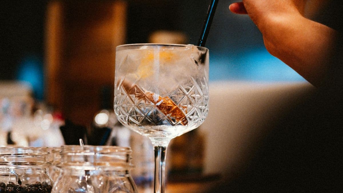 Curate a highball gift kit with Johnnie Walker Black Label