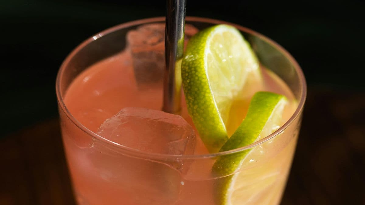 Mixed drinks vs cocktails, is there a difference