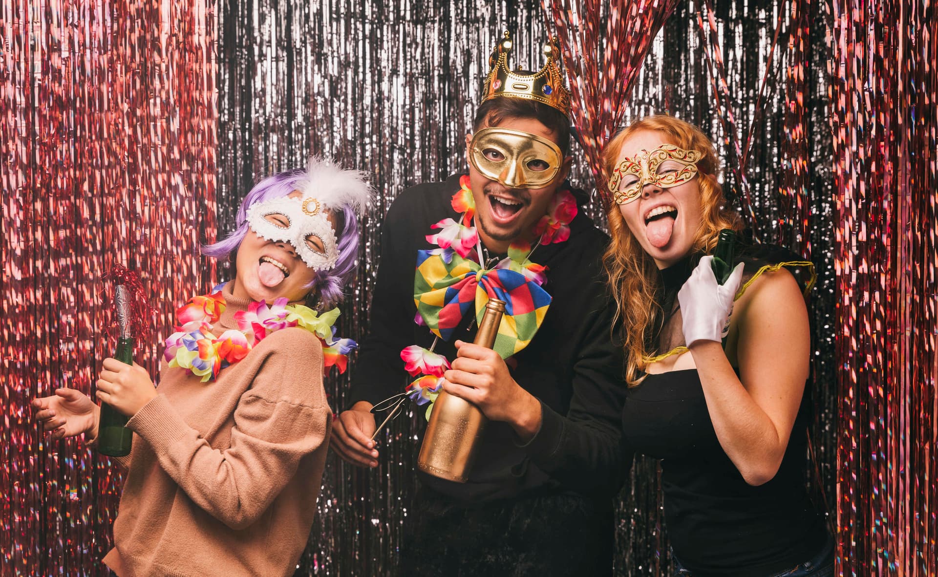 A photo booth at your sundowner will keep things interesting