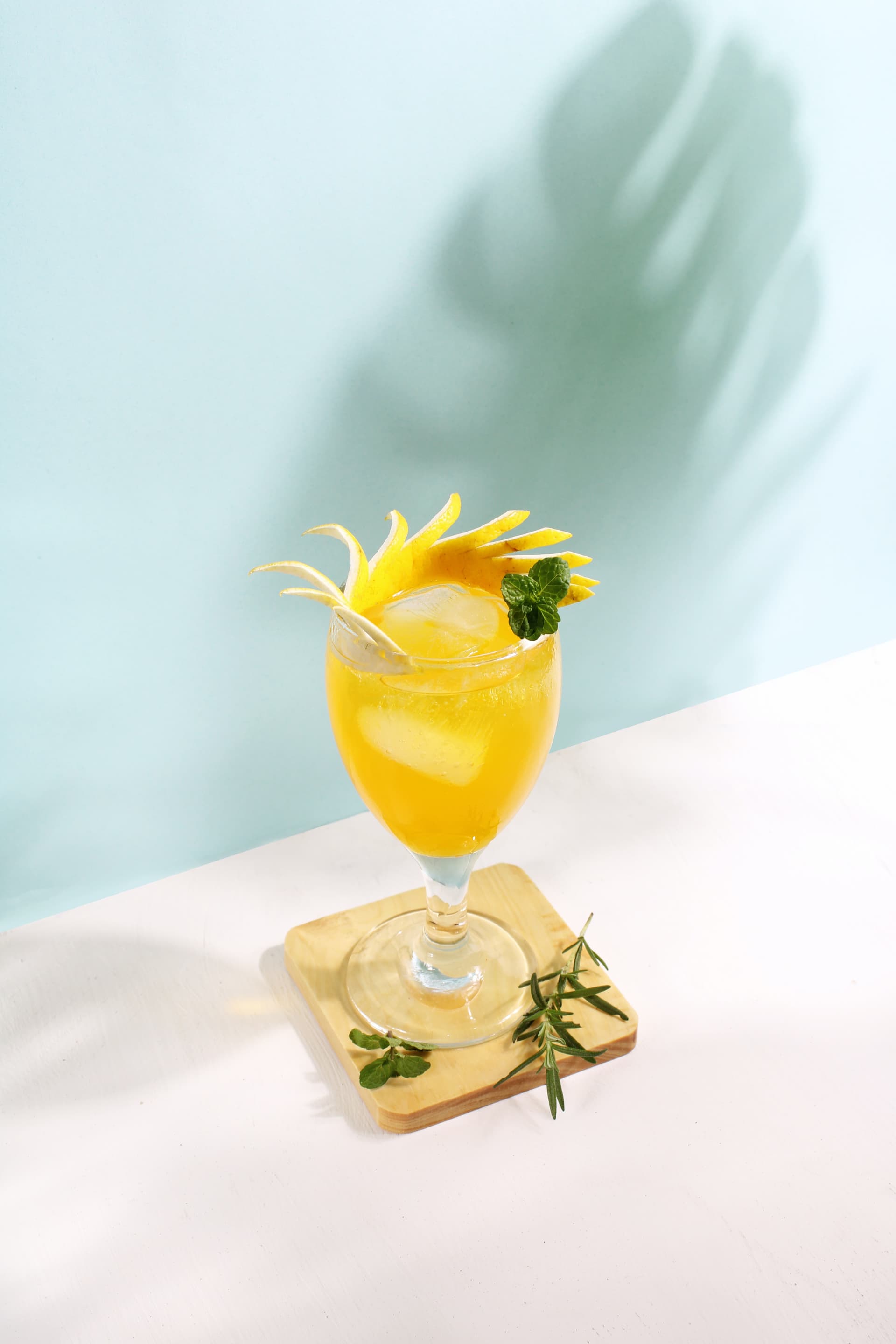 mango cocktail tanqueray